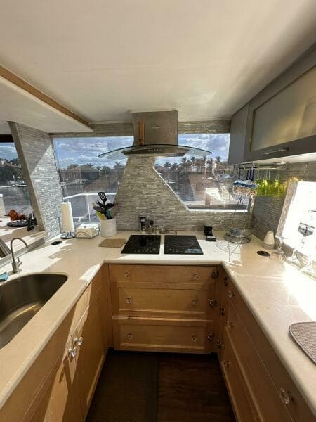 1988 Viking Motor Yacht - Photo 48