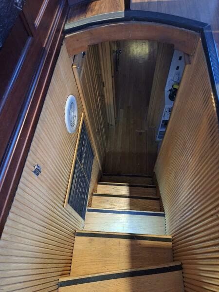 1988 Viking Motor Yacht - Photo 18