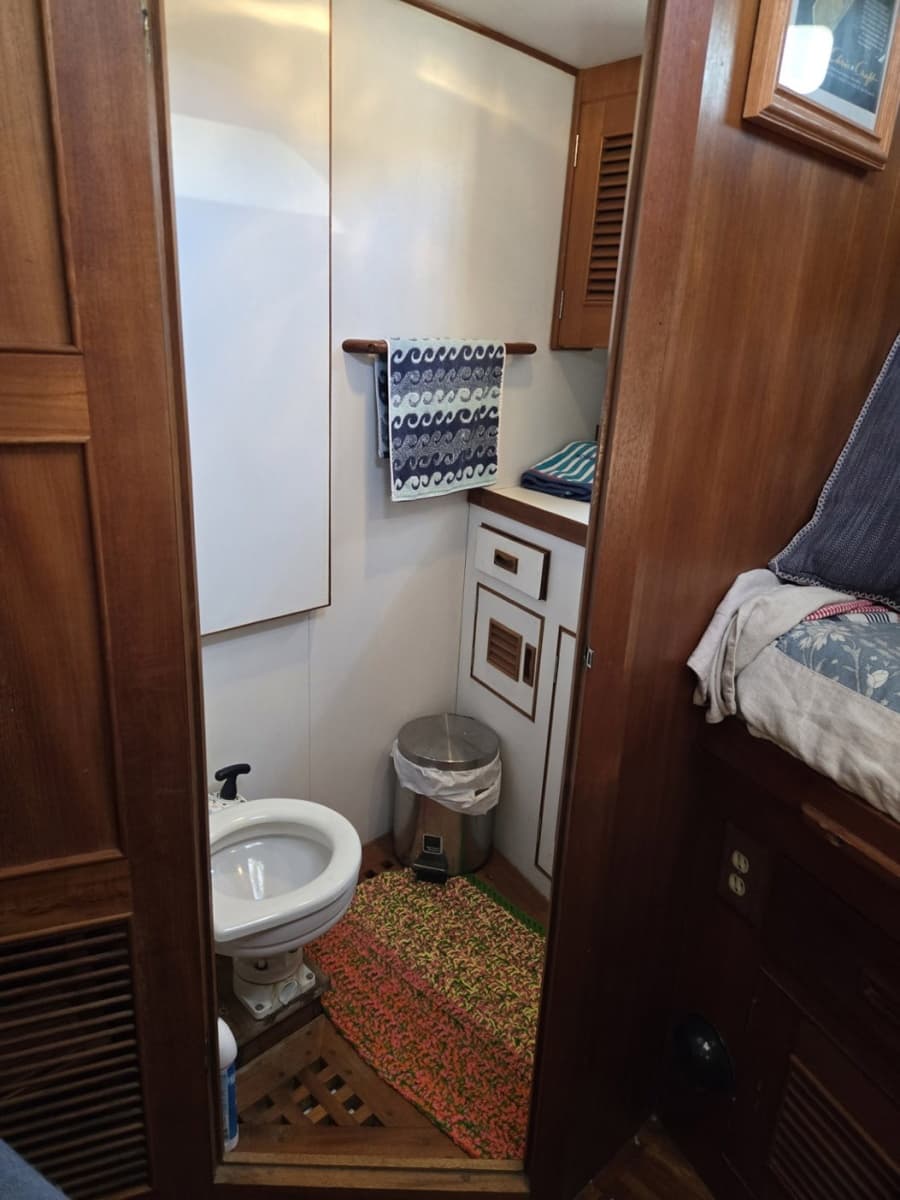 1979 Ocean Alexander 40 Double Cabin - Photo 16