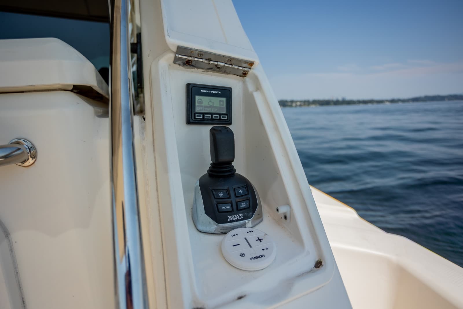 2012 Riviera 53 Enclosed Flybridge - Photo 31