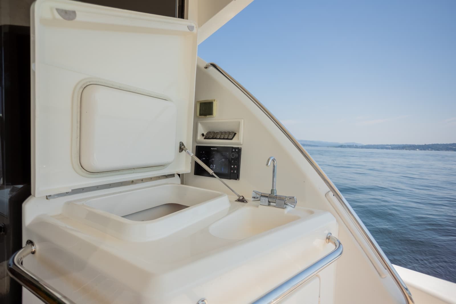 2012 Riviera 53 Enclosed Flybridge - Photo 29