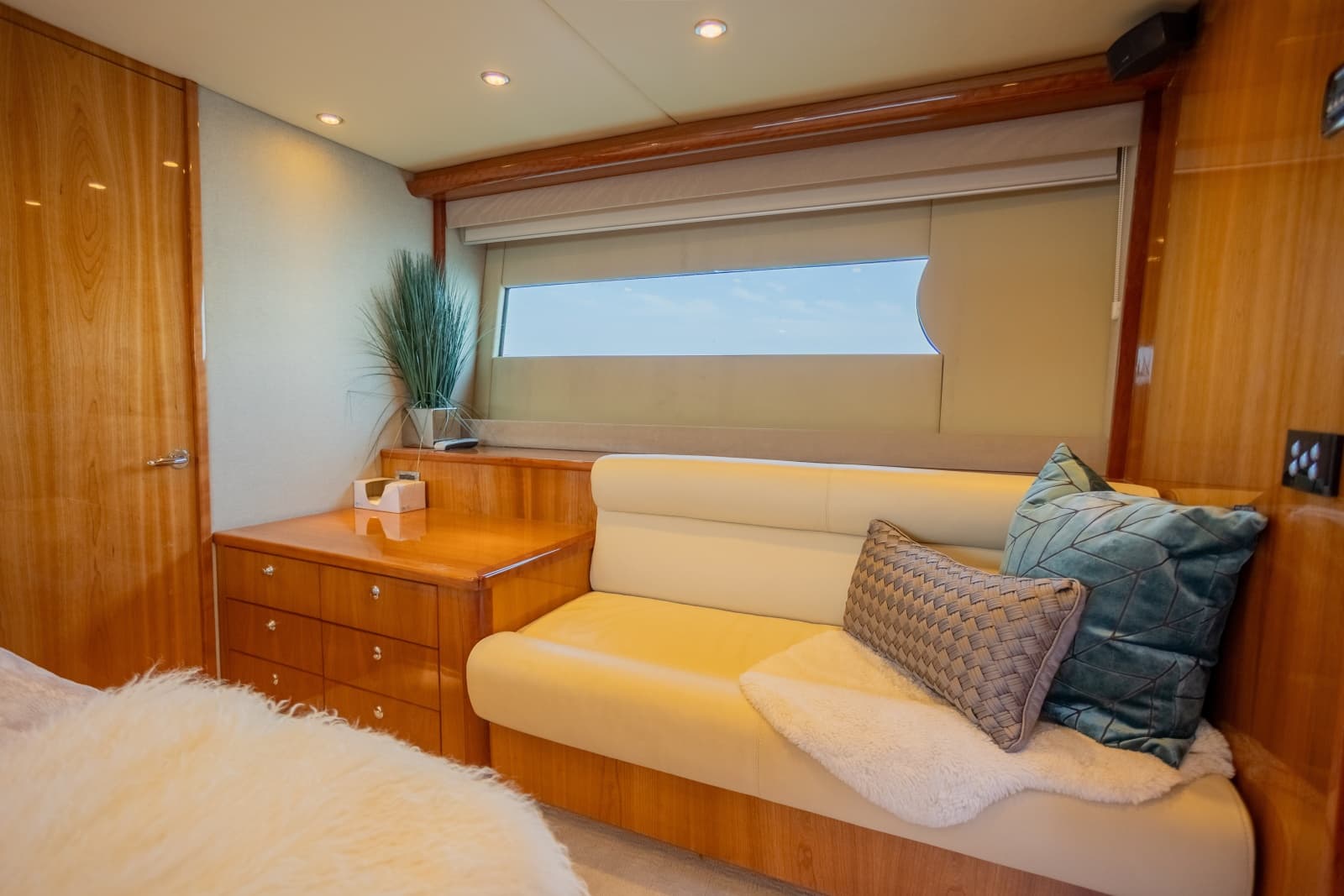 2012 Riviera 53 Enclosed Flybridge - Photo 15