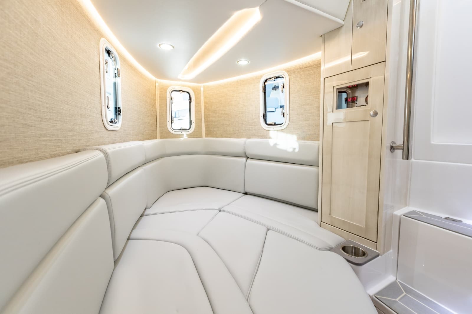 2023 HCB 42 Lujo - Photo 37