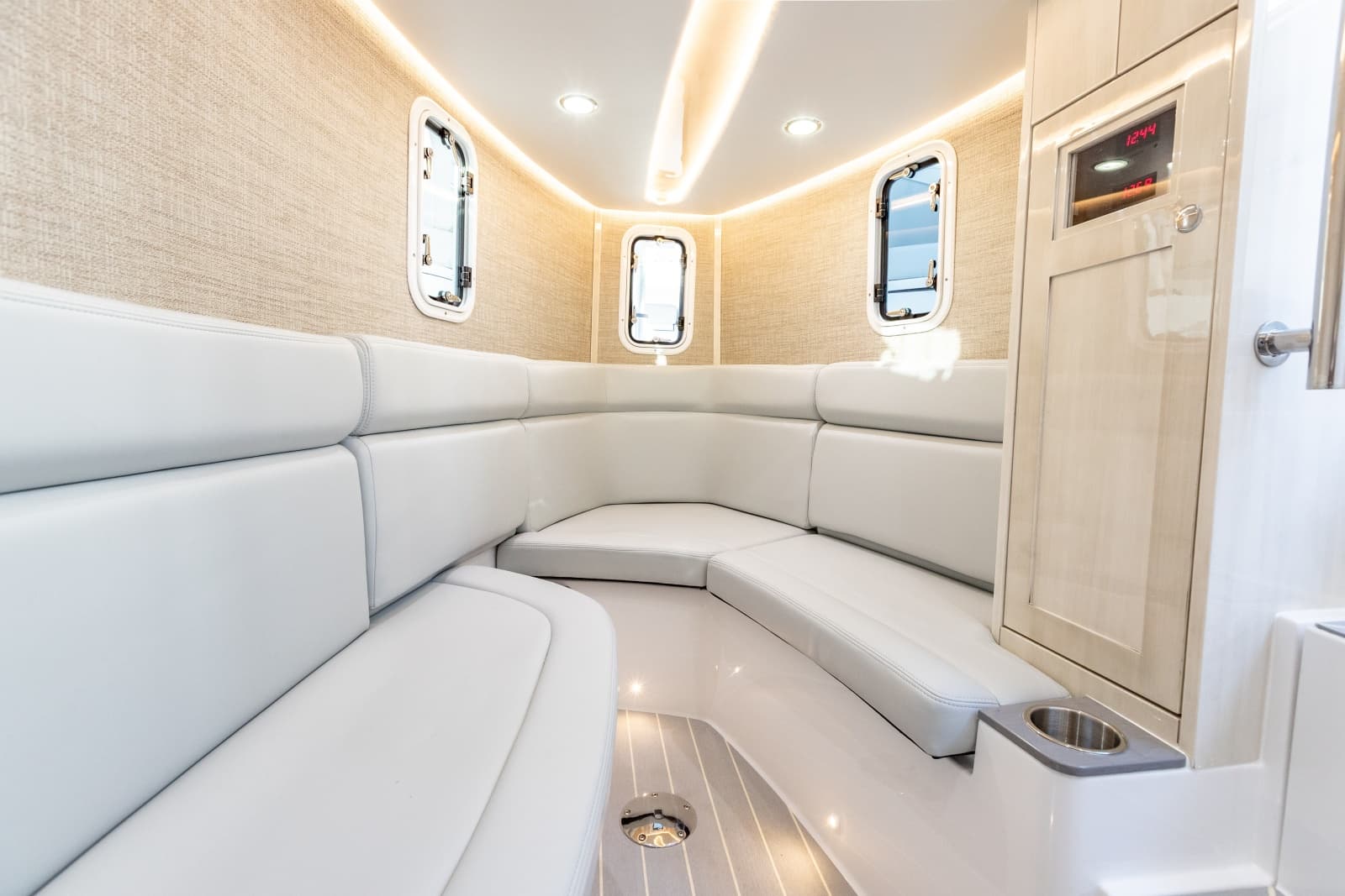 2023 HCB 42 Lujo - Photo 38
