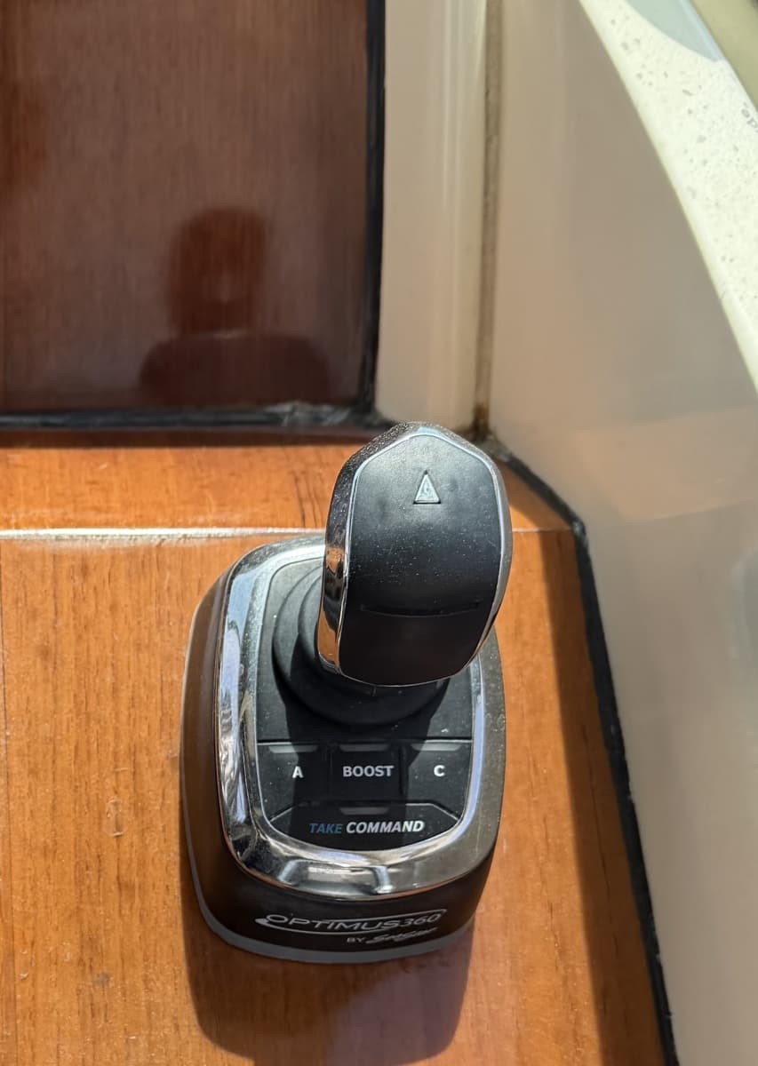 2016 Chris-Craft Calypso 26 - Photo 6