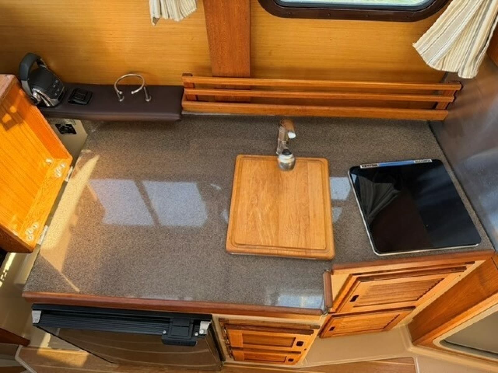 2016 Ranger Tugs R-25 SC - Photo 32