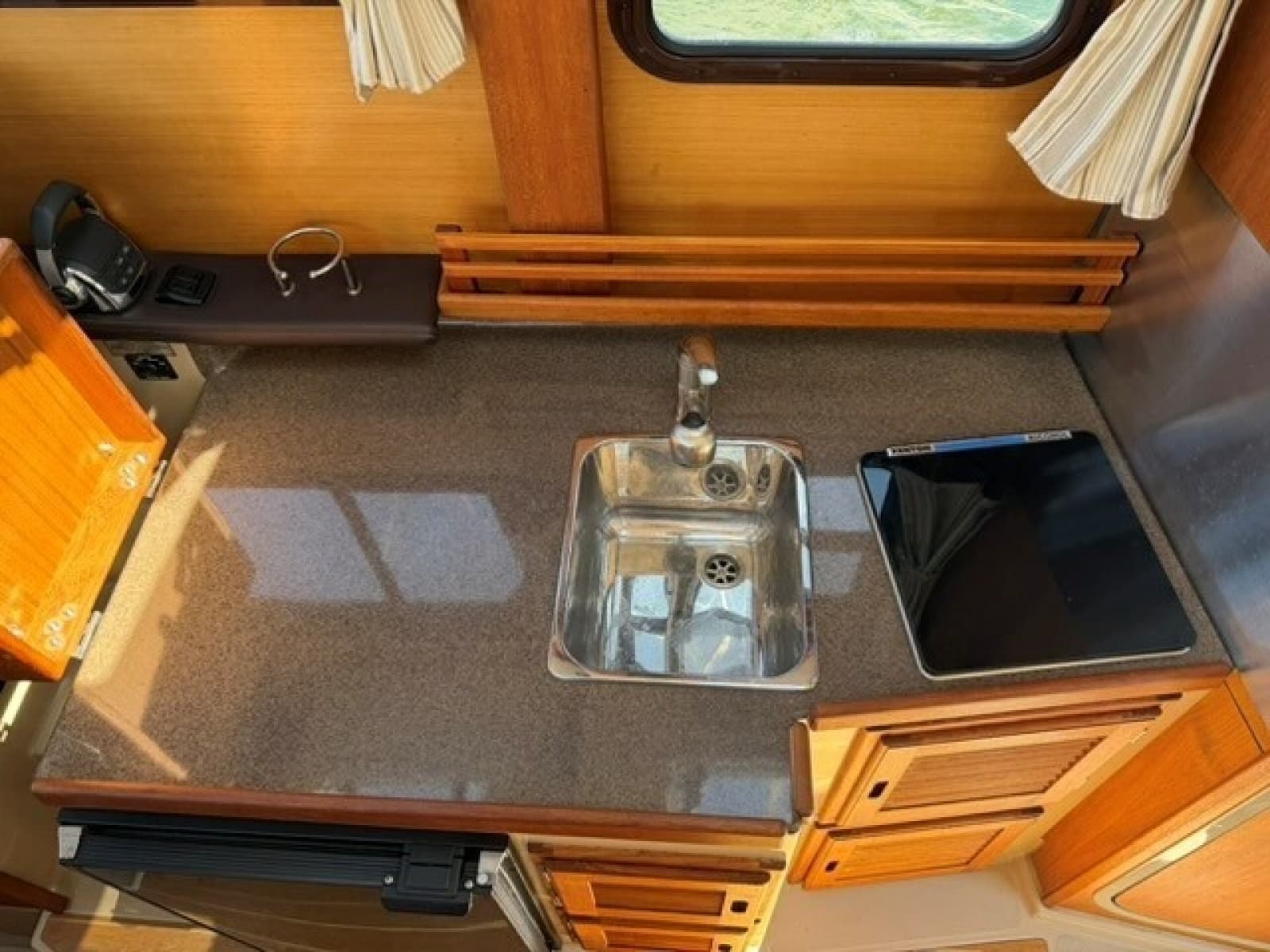 2016 Ranger Tugs R-25 SC - Photo 30