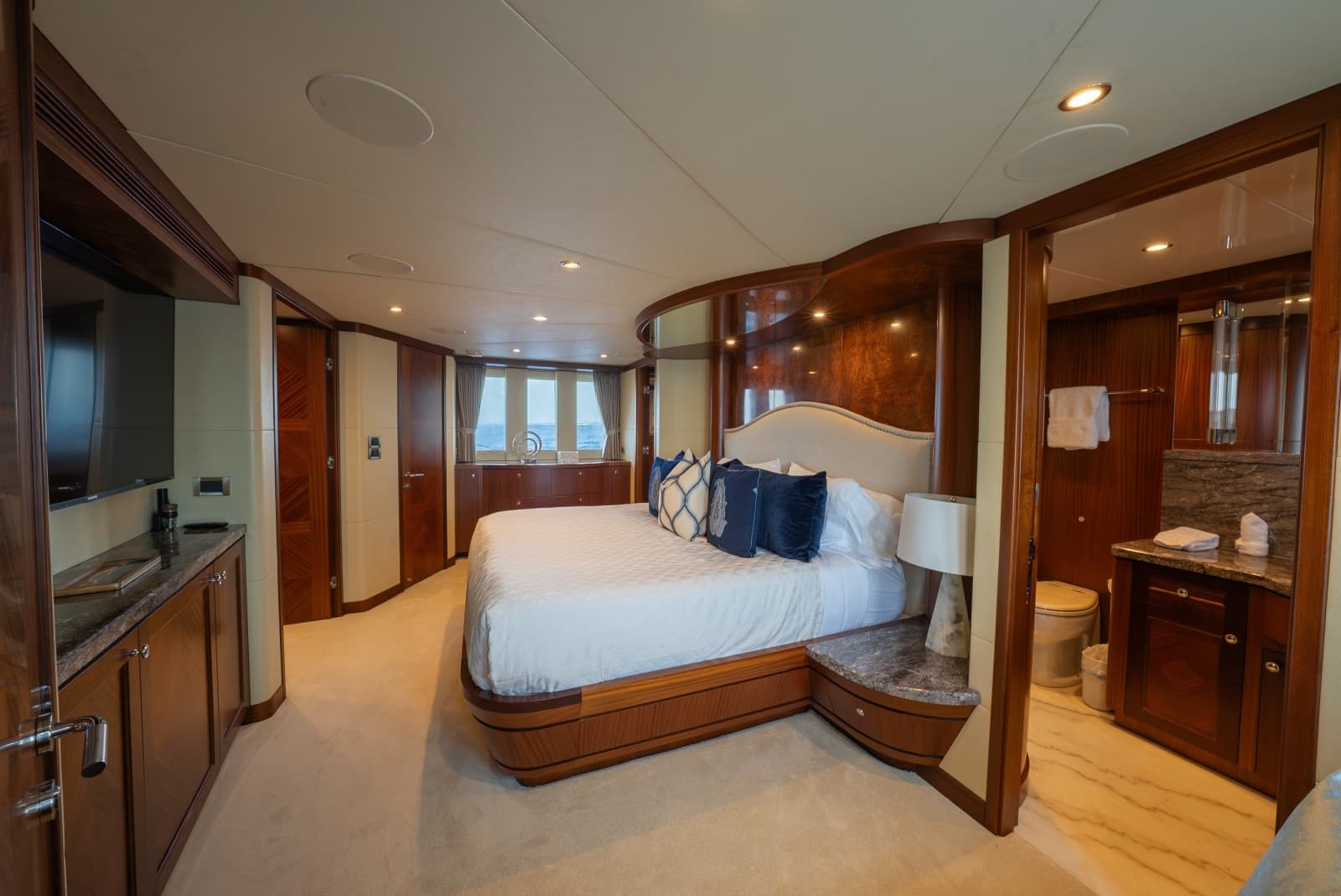 2013 Ocean Alexander 90 Sky Lounge Motor Yacht - Photo 31