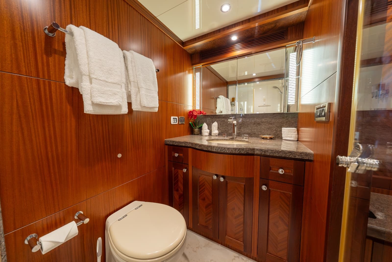 2013 Ocean Alexander 90 Sky Lounge Motor Yacht - Photo 42