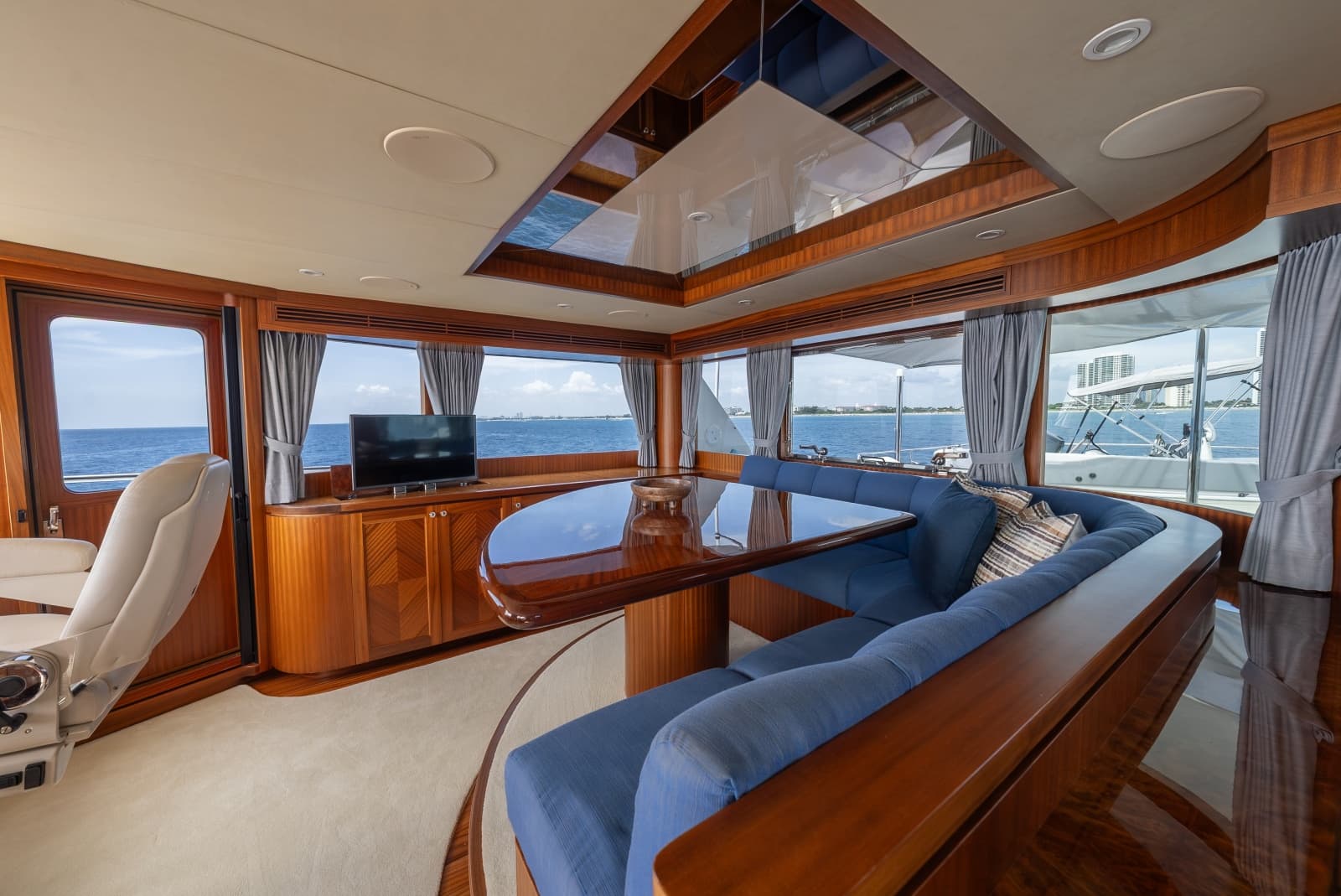 2013 Ocean Alexander 90 Sky Lounge Motor Yacht - Photo 11