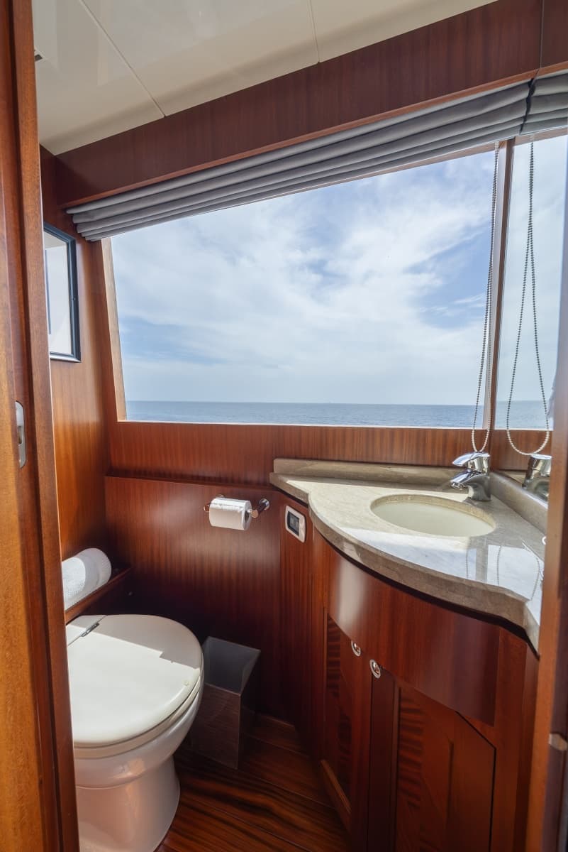 2013 Ocean Alexander 90 Sky Lounge Motor Yacht - Photo 13