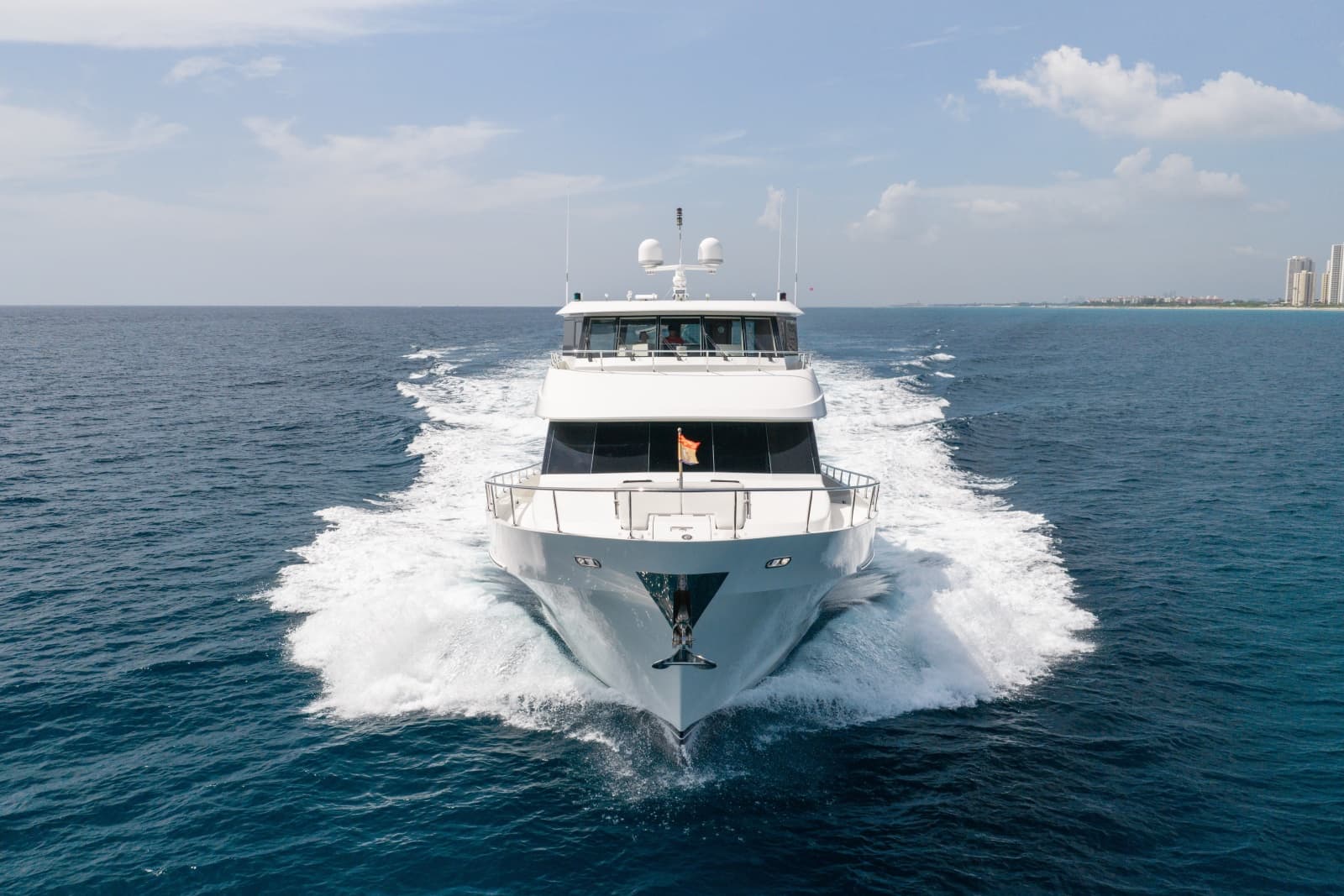 2013 Ocean Alexander 90 Sky Lounge Motor Yacht - Photo 2