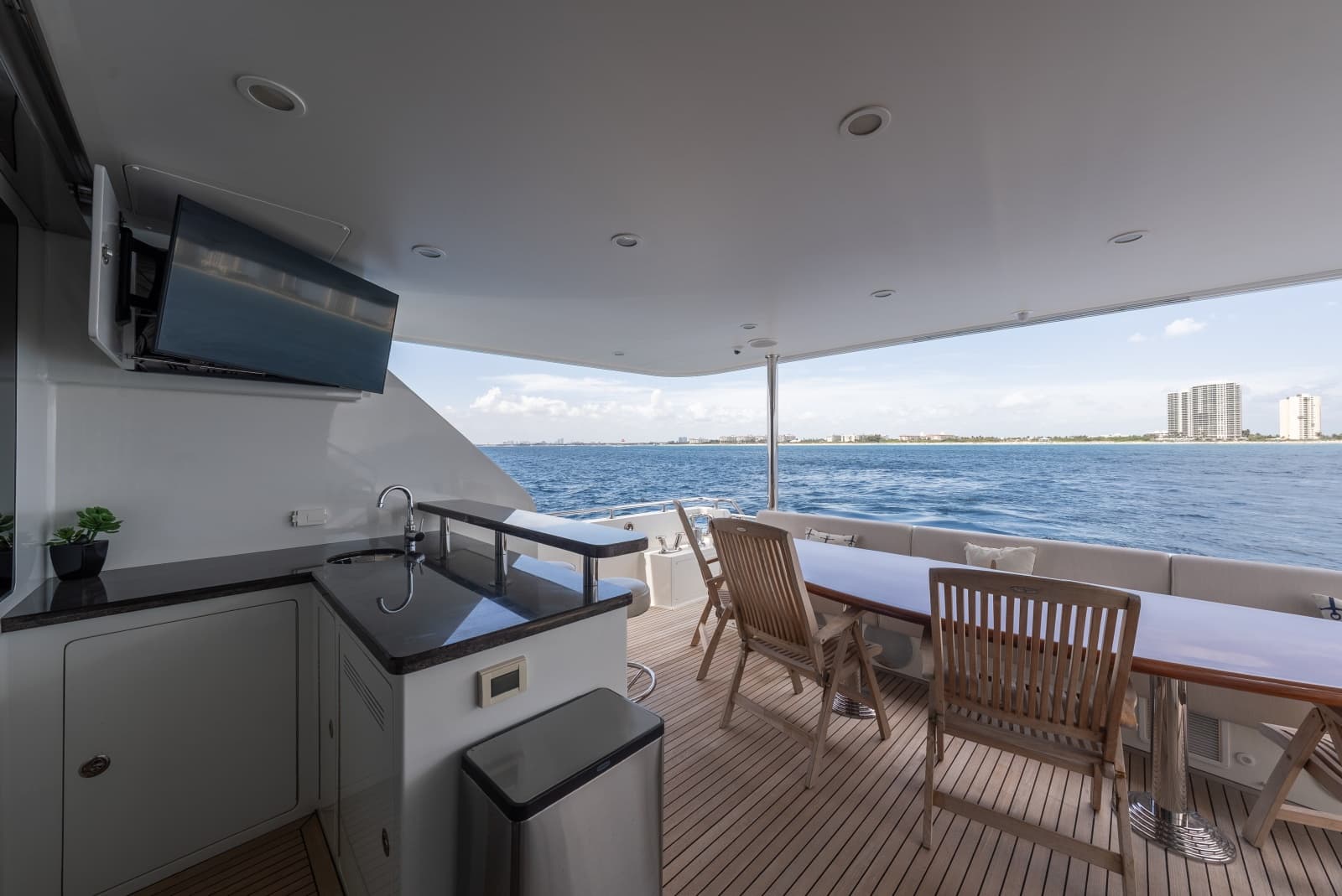 2013 Ocean Alexander 90 Sky Lounge Motor Yacht - Photo 14