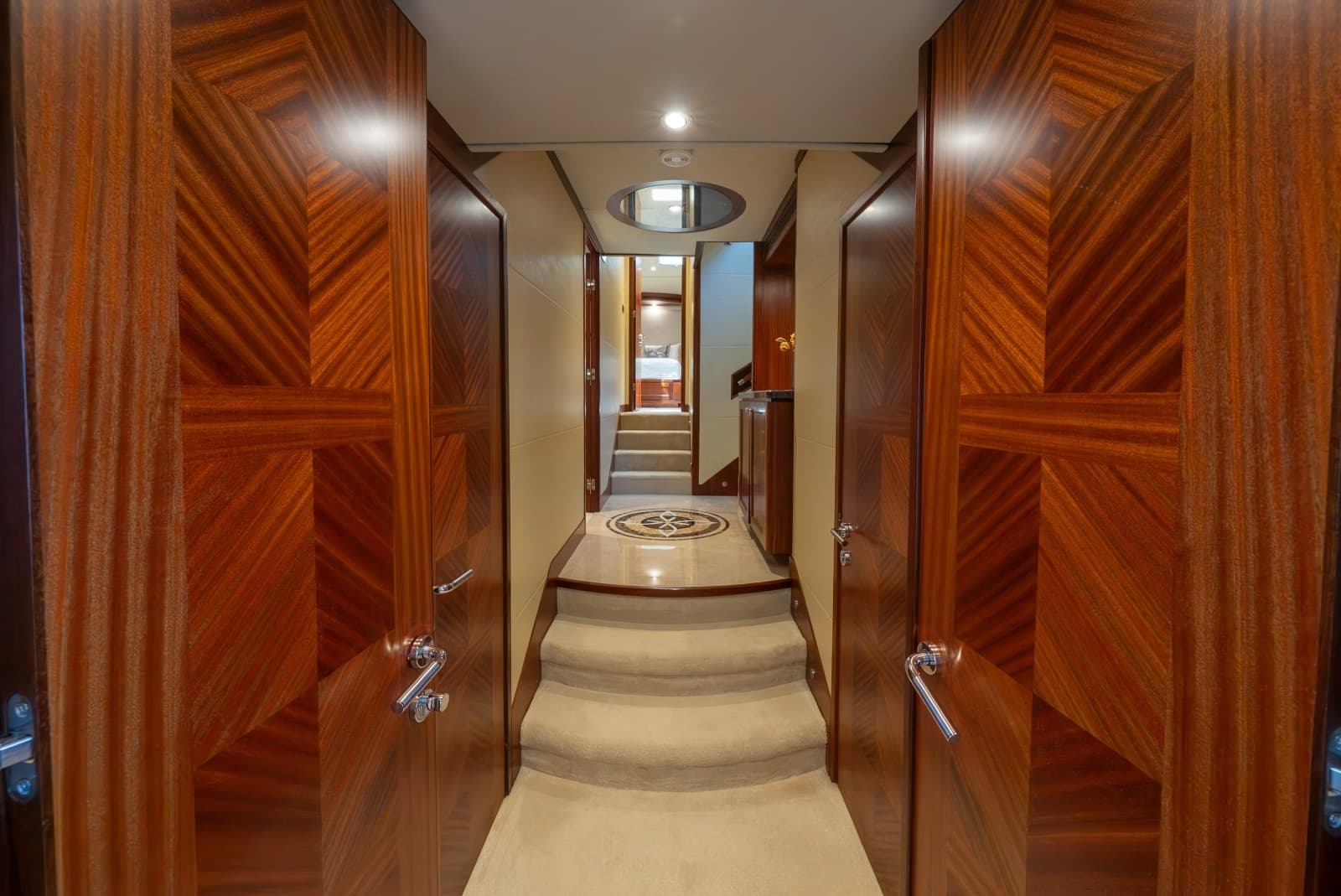 2013 Ocean Alexander 90 Sky Lounge Motor Yacht - Photo 44