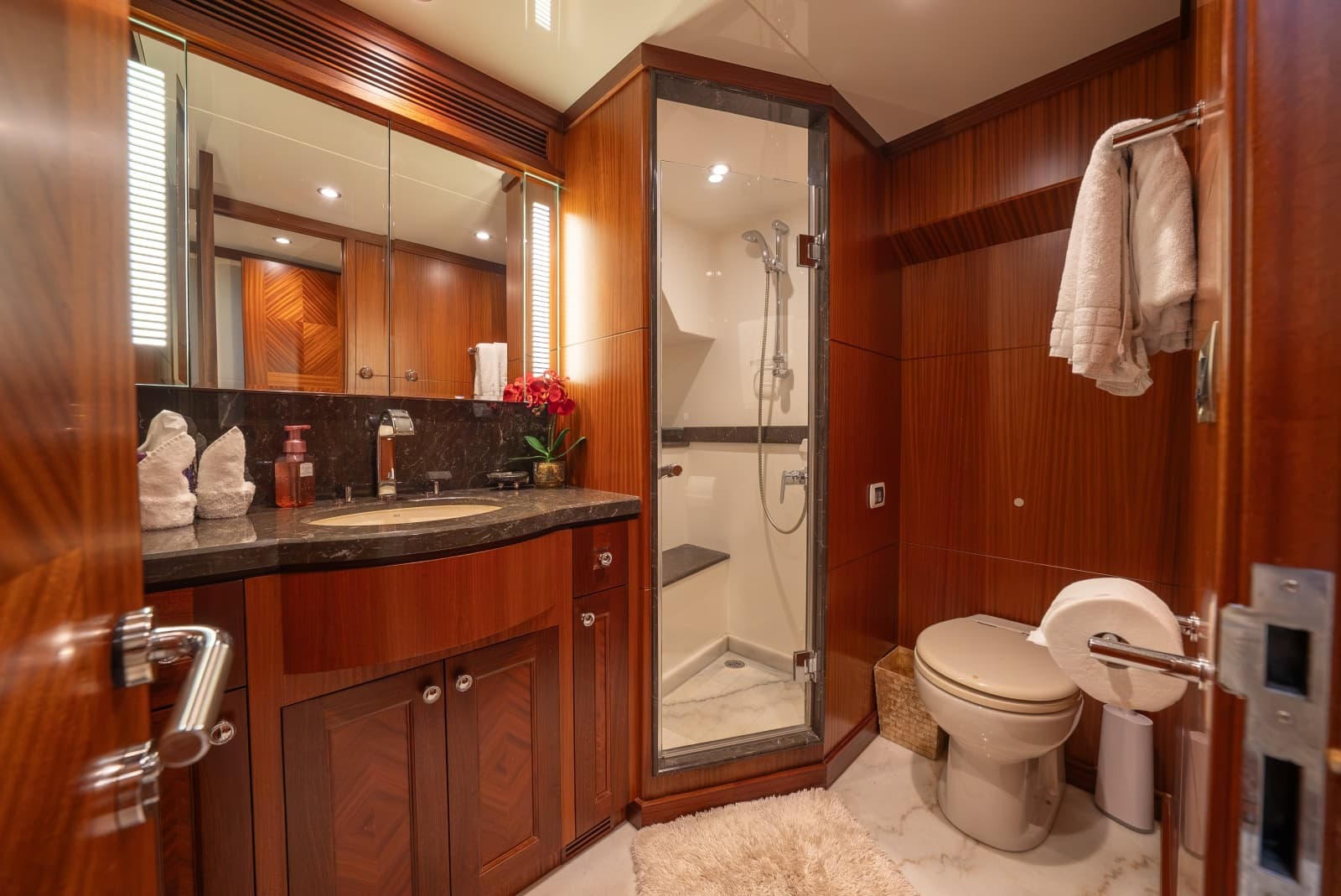 2013 Ocean Alexander 90 Sky Lounge Motor Yacht - Photo 39