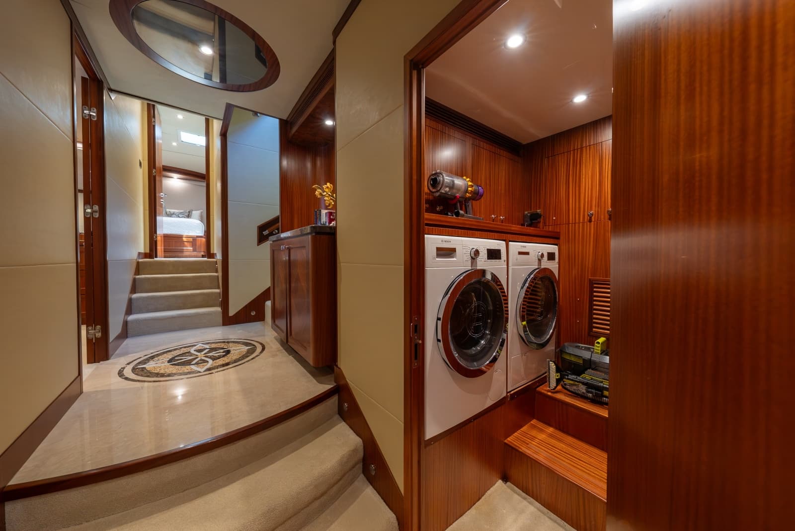 2013 Ocean Alexander 90 Sky Lounge Motor Yacht - Photo 45
