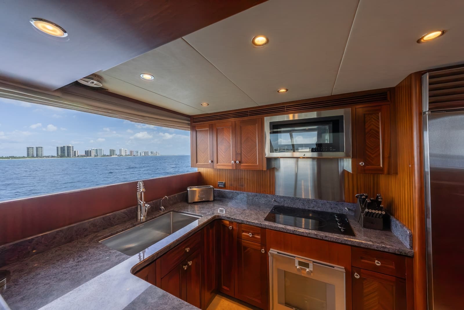 2013 Ocean Alexander 90 Sky Lounge Motor Yacht - Photo 25