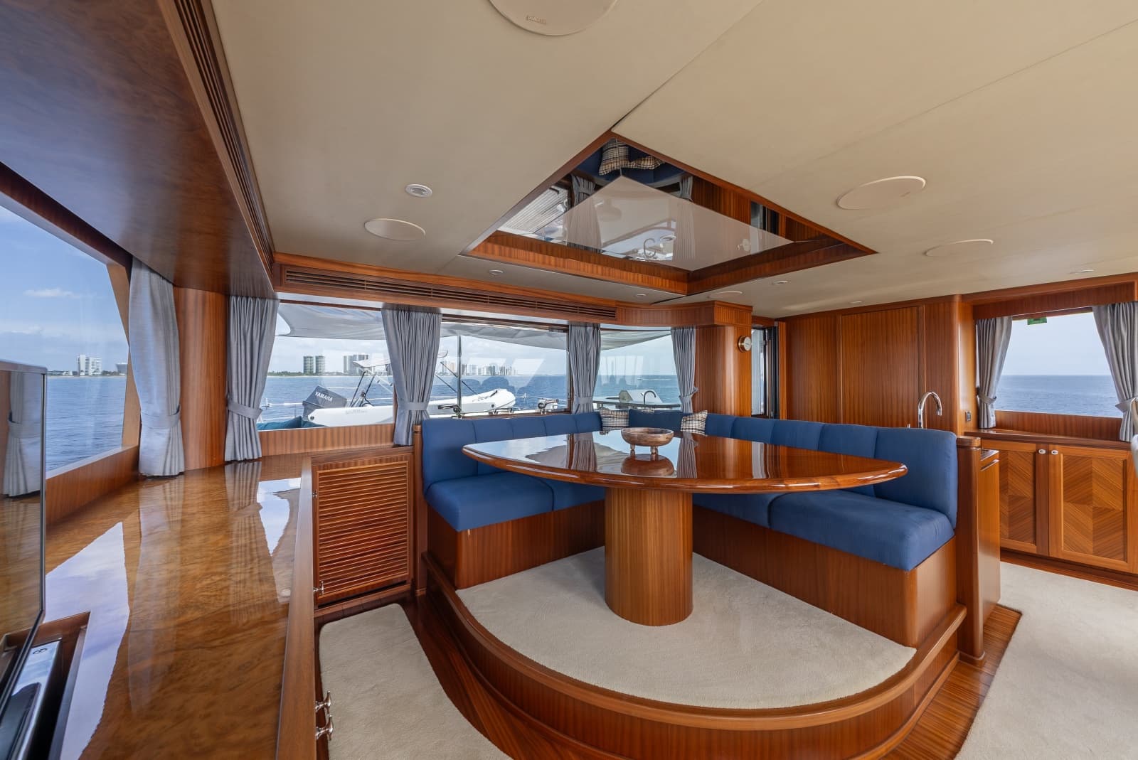2013 Ocean Alexander 90 Sky Lounge Motor Yacht - Photo 9