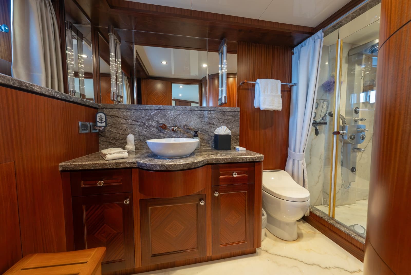 2013 Ocean Alexander 90 Sky Lounge Motor Yacht - Photo 34
