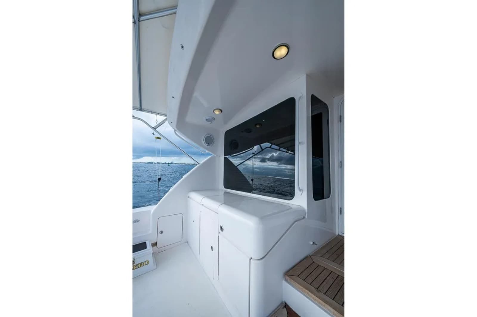 2006 Bertram 630 Convertible - Photo 10