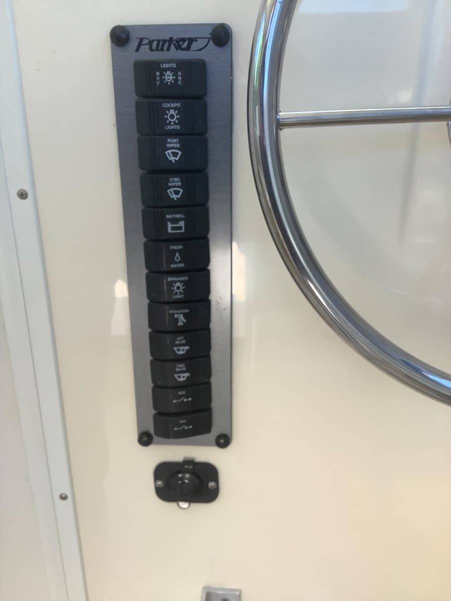 2012 Parker 2520 XL Sport Cabin - Photo 12