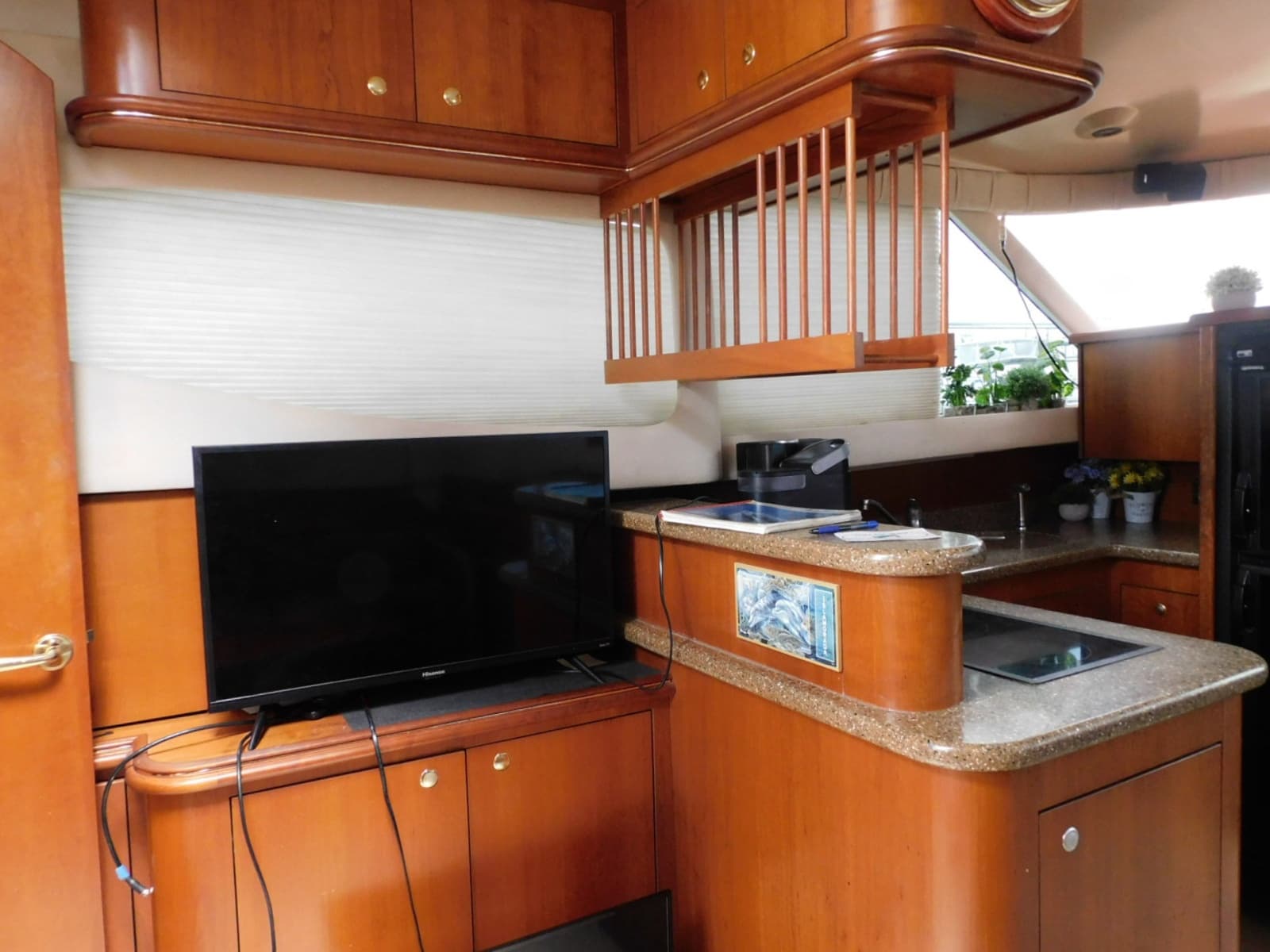 2001 Cruisers Yachts 4450 Express Motoryacht - Photo 31