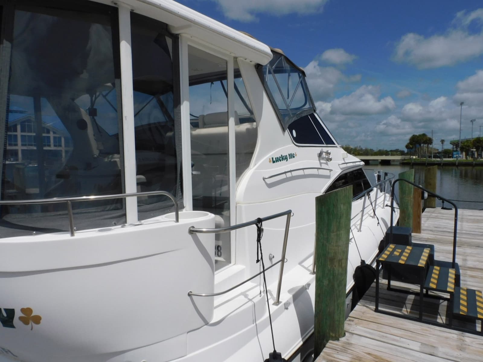 2001 Cruisers Yachts 4450 Express Motoryacht - Photo 5