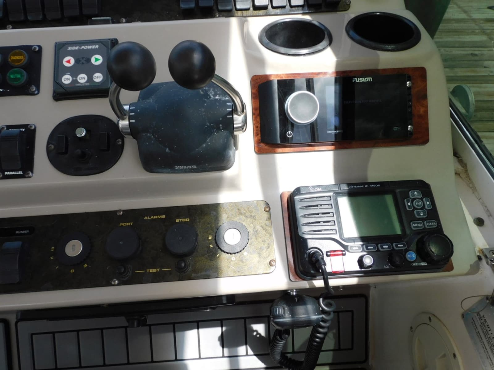 2001 Cruisers Yachts 4450 Express Motoryacht - Photo 14