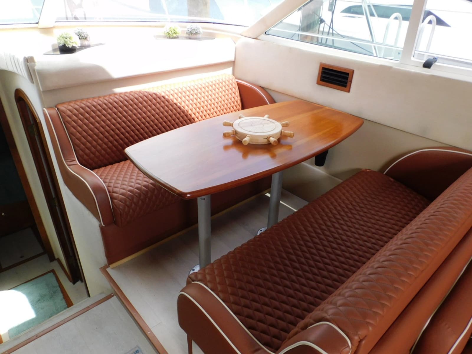2001 Cruisers Yachts 4450 Express Motoryacht - Photo 27