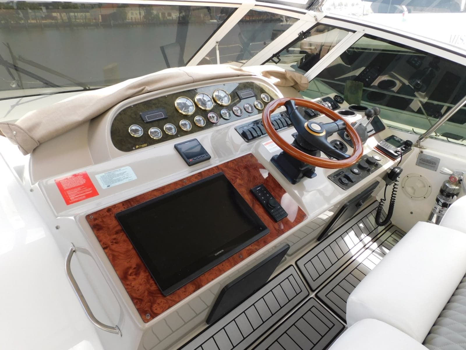 2001 Cruisers Yachts 4450 Express Motoryacht - Photo 12