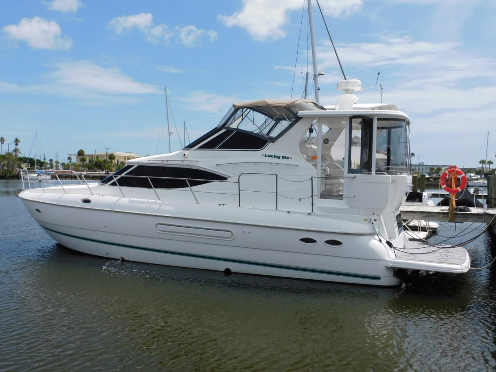 2001 Cruisers Yachts 4450 Express Motoryacht - Photo 1