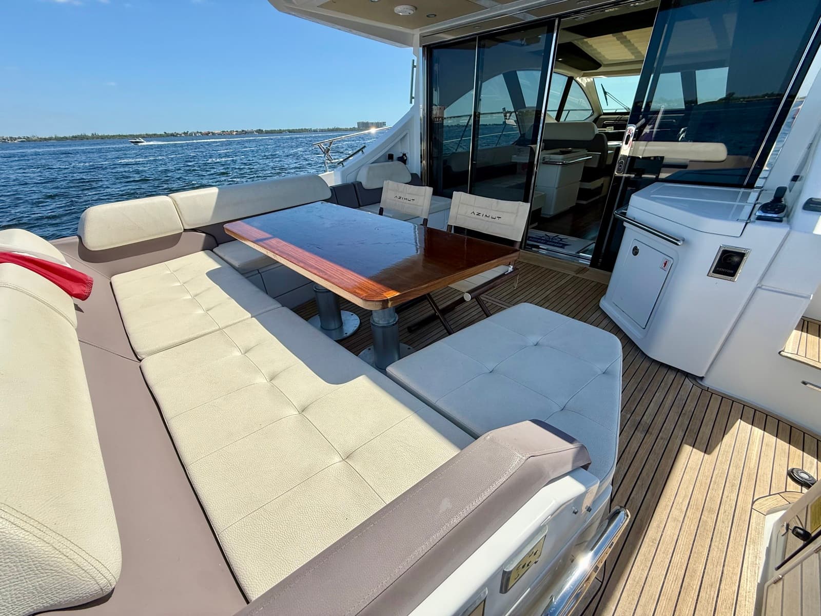 2015 Azimut 55S - Photo 18