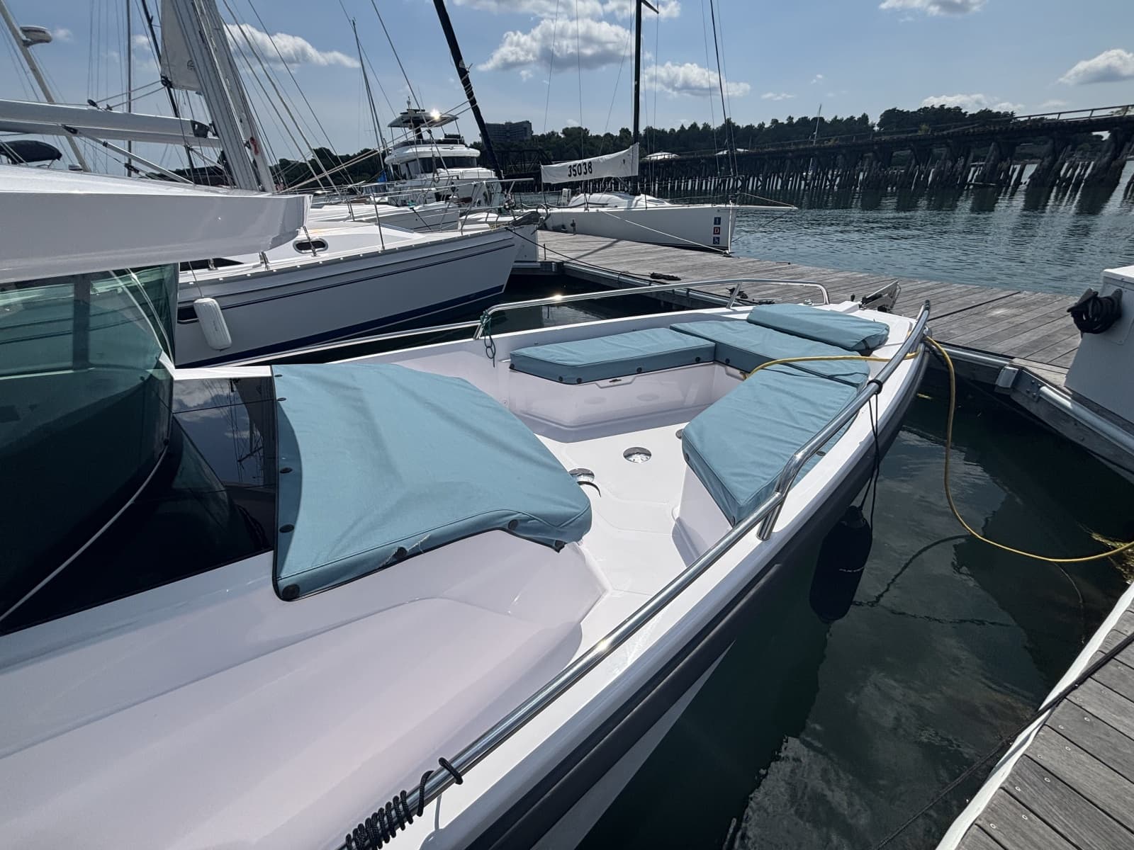 2025 Axopar 29XC - Photo 10