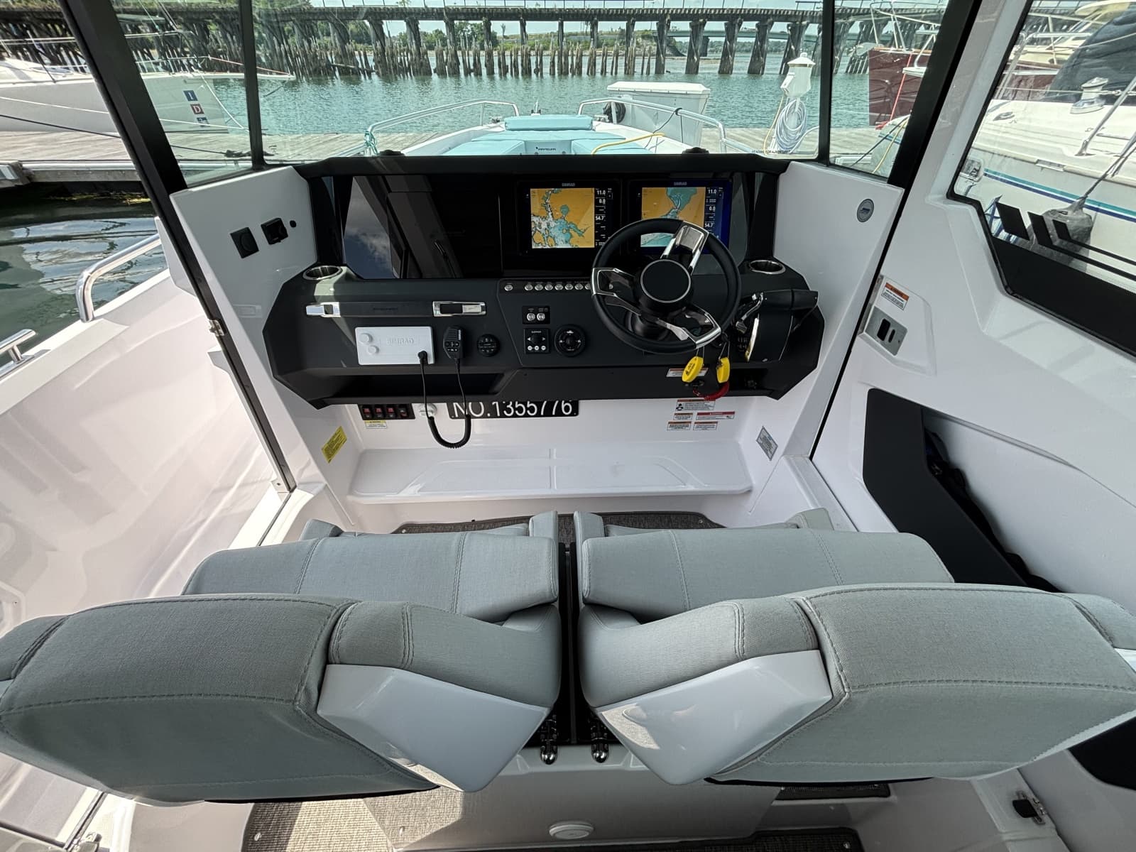 2025 Axopar 29XC - Photo 19
