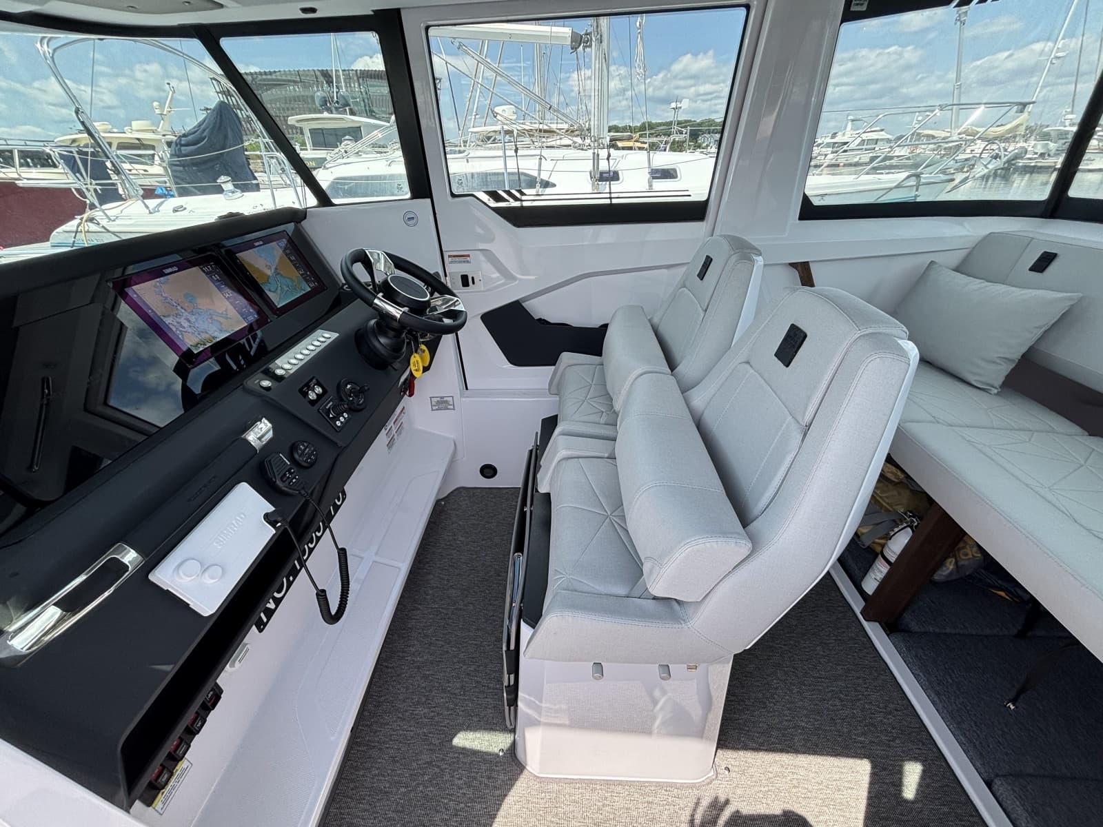 2025 Axopar 29XC - Photo 17