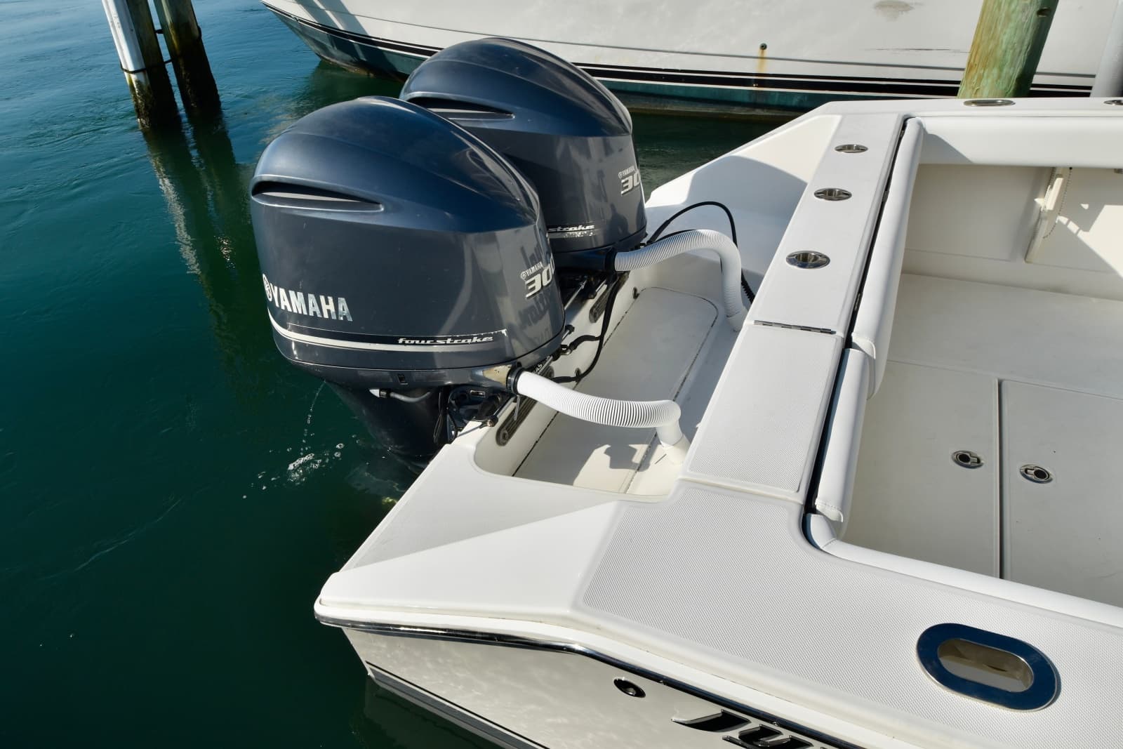 2015 Jupiter 30 Center Console - Photo 34