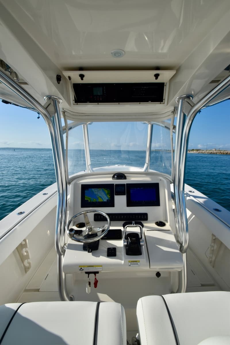 2015 Jupiter 30 Center Console - Photo 11