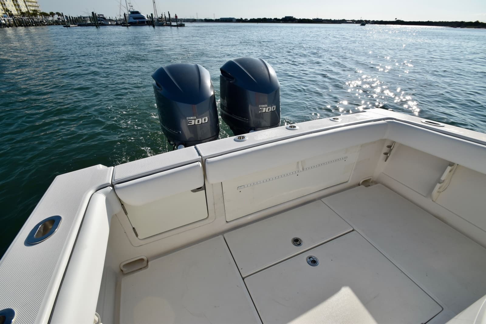2015 Jupiter 30 Center Console - Photo 6