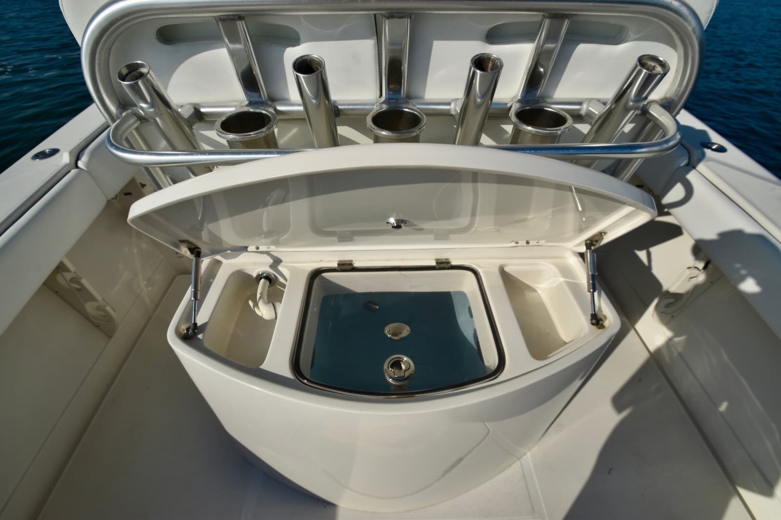 2015 Jupiter 30 Center Console - Photo 8