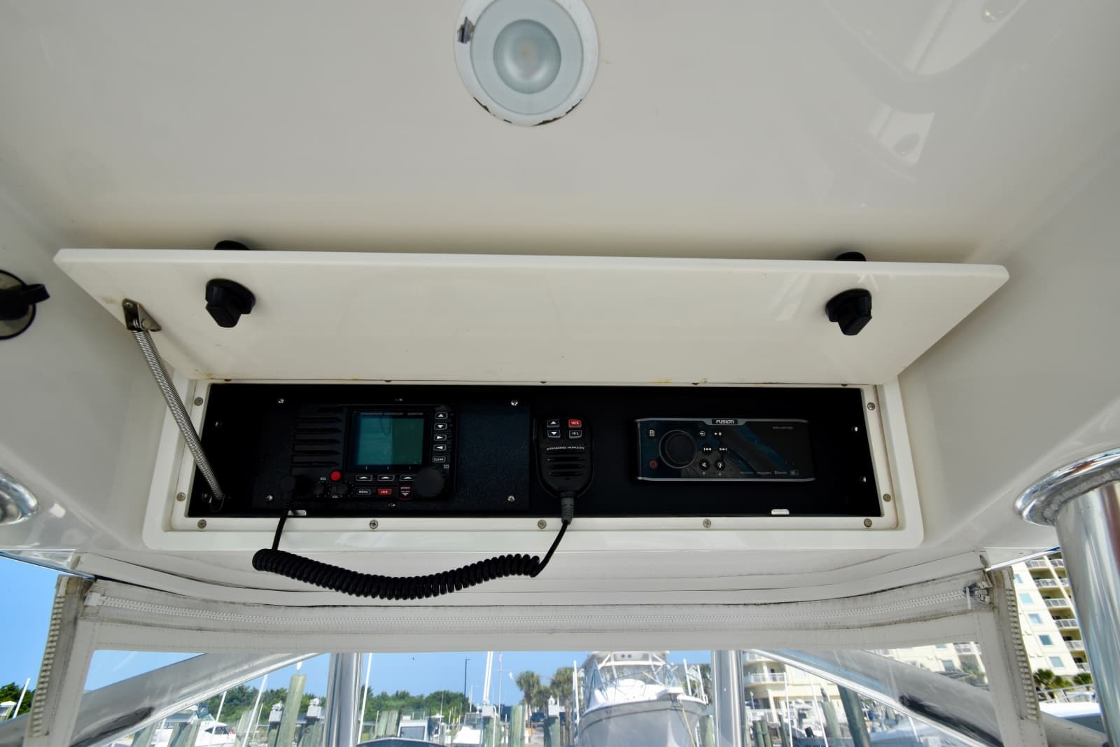 2015 Jupiter 30 Center Console - Photo 14