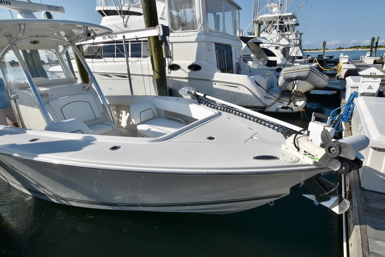 2015 Jupiter 30 Center Console - Photo 32