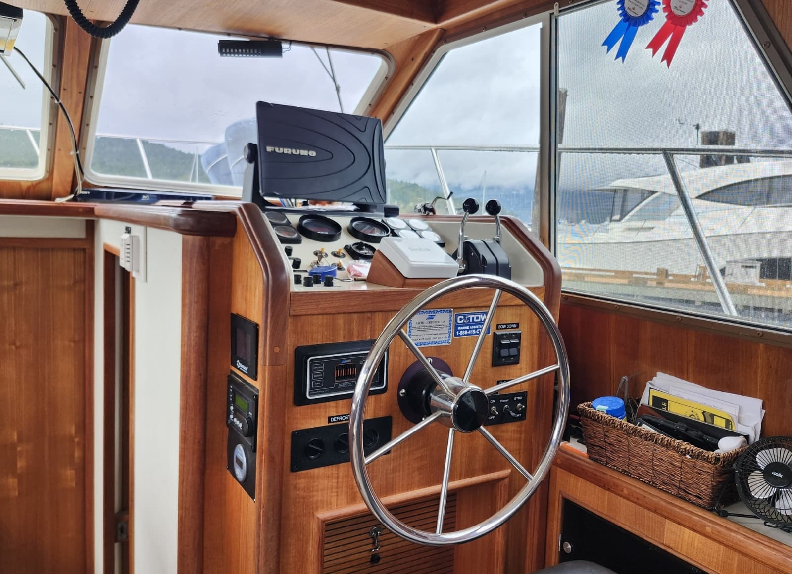 1992 Tollycraft 34 Sport Sedan - Photo 15