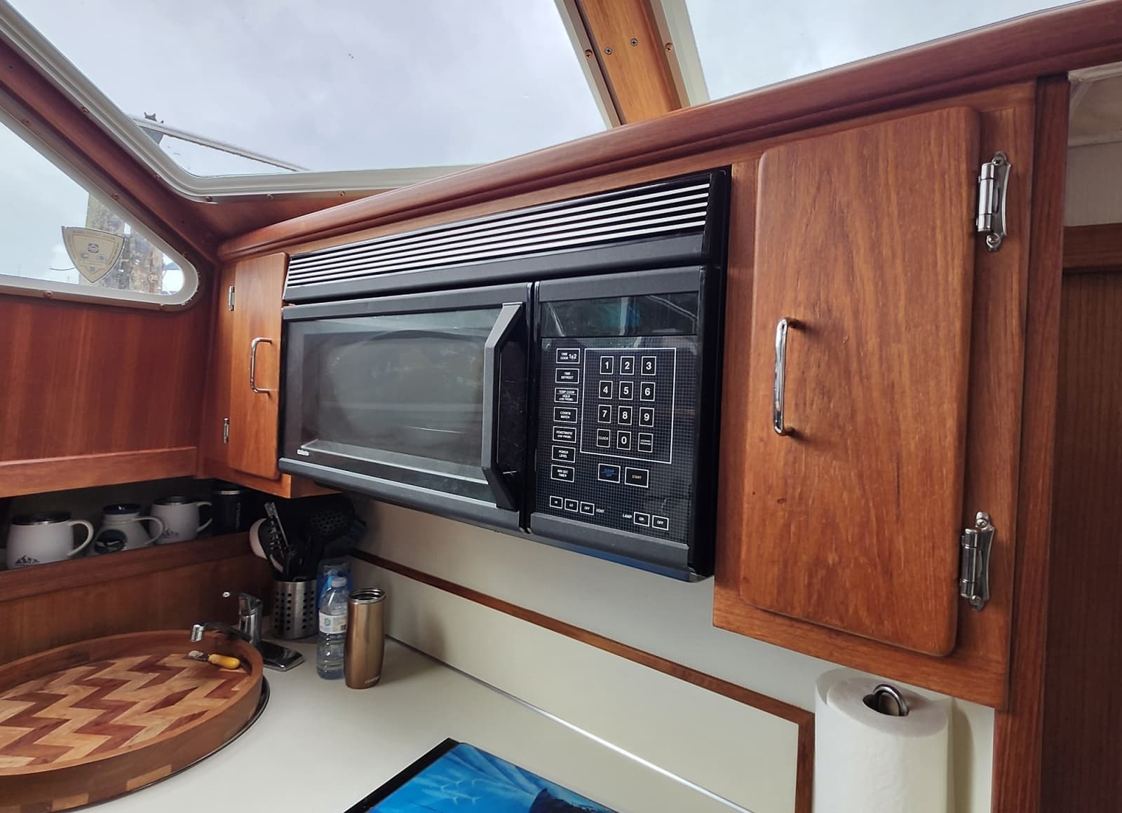 1992 Tollycraft 34 Sport Sedan - Photo 19