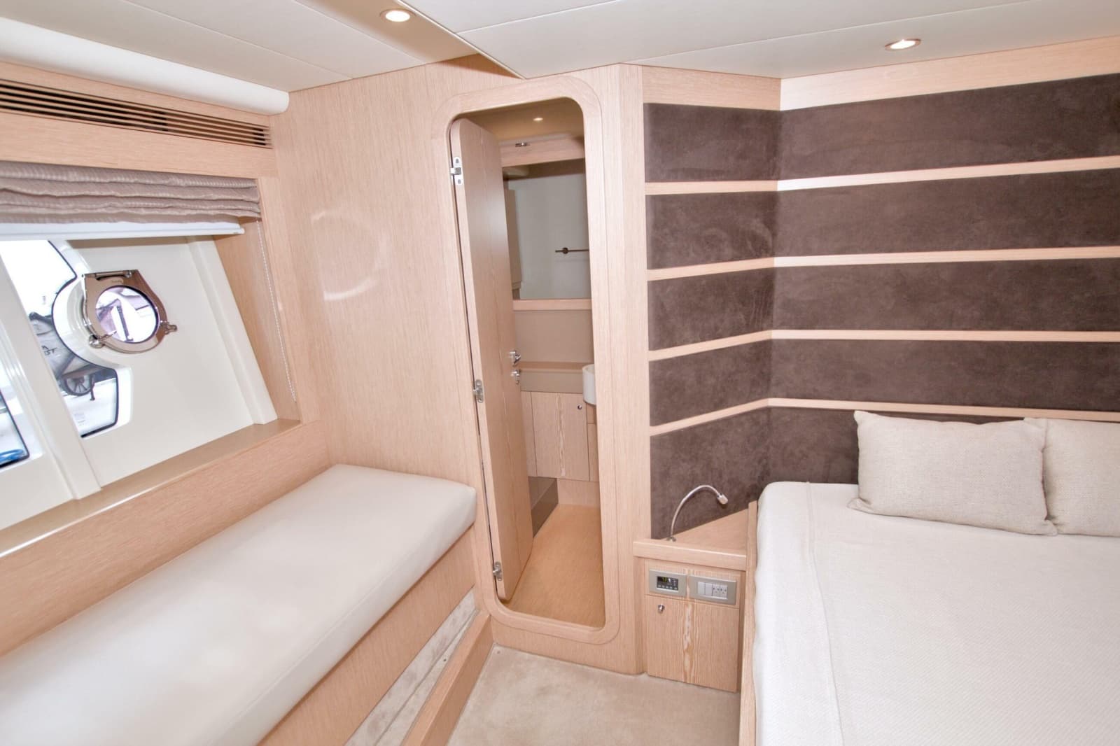 2014 Ferretti Yachts 620 - Photo 56