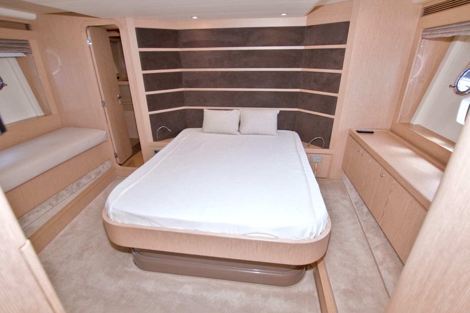 2014 Ferretti Yachts 620 - Photo 51