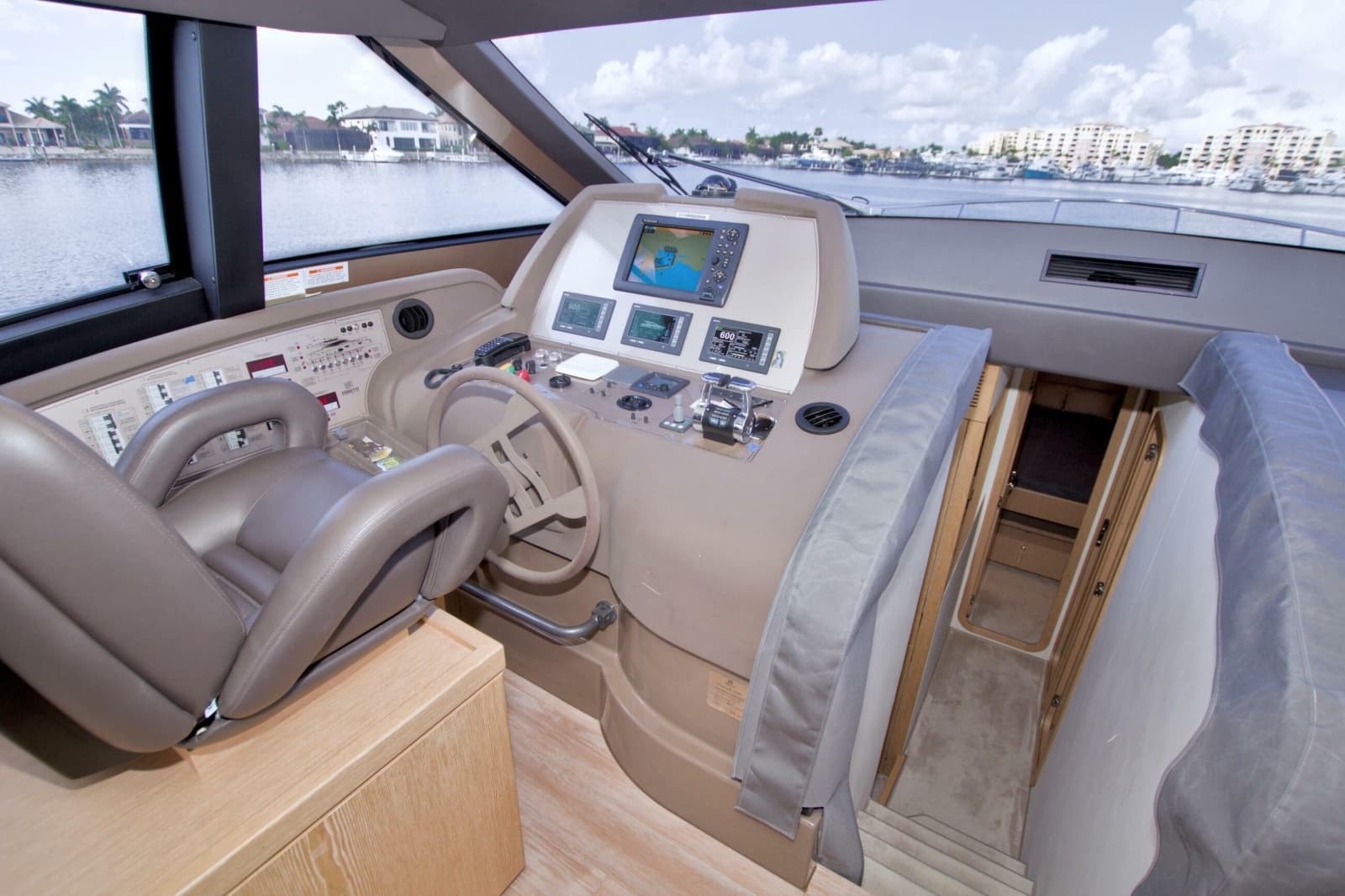 2014 Ferretti Yachts 620 - Photo 43