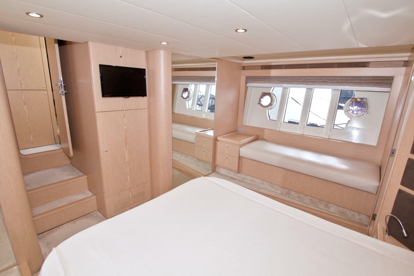 2014 Ferretti Yachts 620 - Photo 54