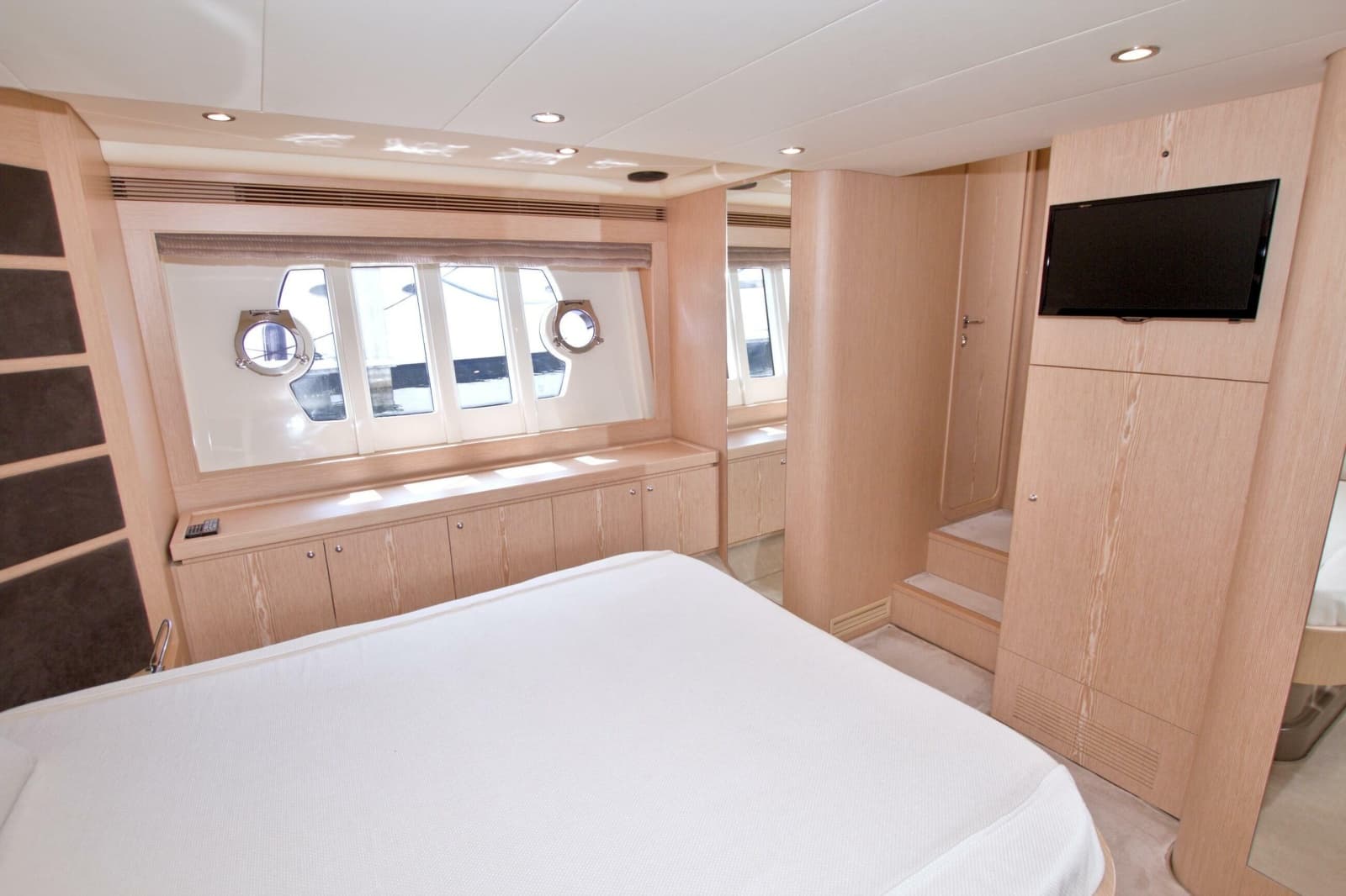 2014 Ferretti Yachts 620 - Photo 52