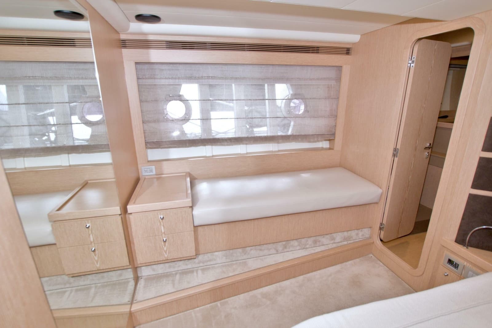 2014 Ferretti Yachts 620 - Photo 55