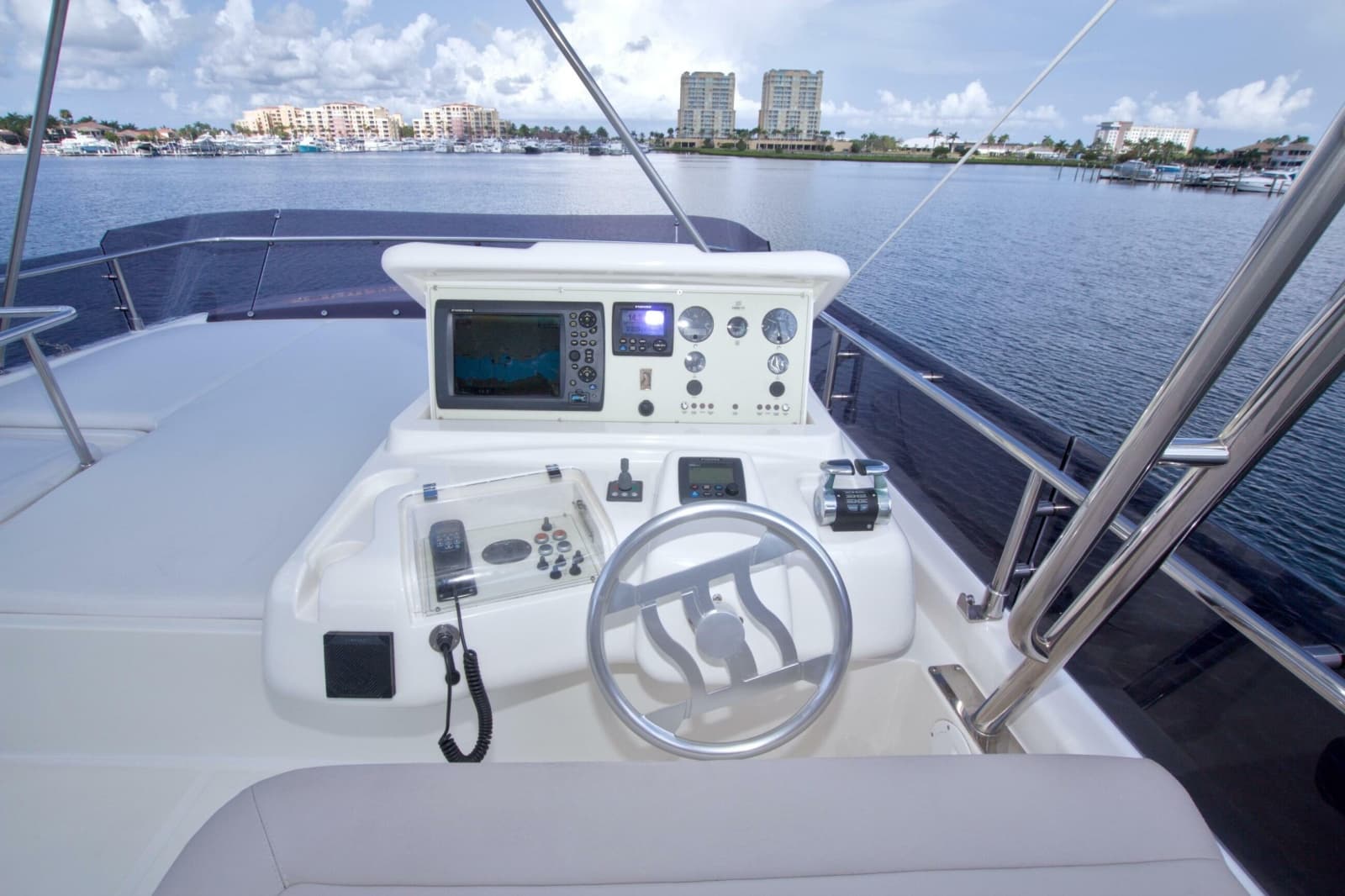 2014 Ferretti Yachts 620 - Photo 14